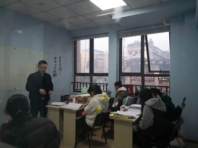 2024寒假1对1初二提分网课多少钱一节课_高三补课一对一费用