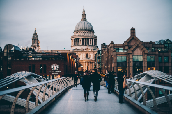 英语测试学 到底学什么_英语是学剑桥好还是学牛津好_生态学英语