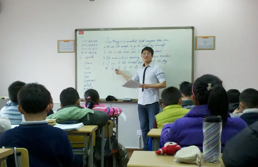 上海英语学生报官网_上海不学英语_上海英语学的是什么版本