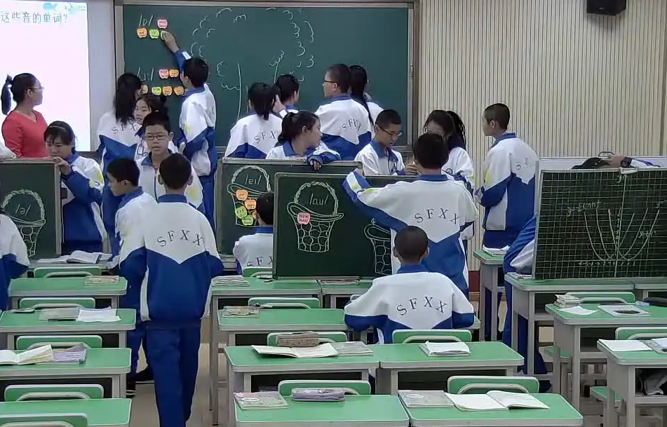 上海英语学生报官网_上海英语学的是什么版本_上海不学英语