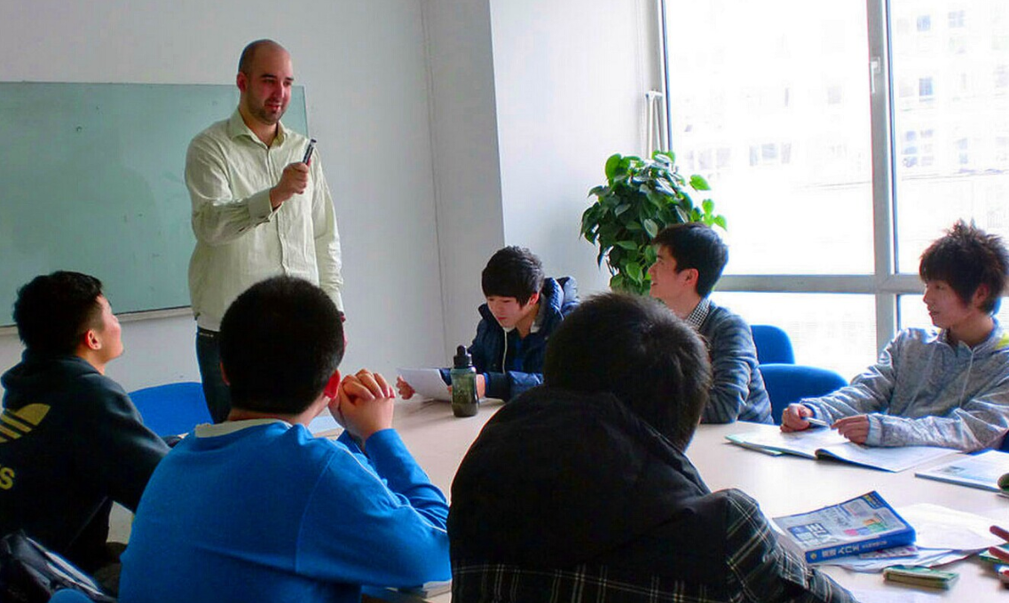 上海英语学生报官网_上海英语学的是什么版本_上海不学英语
