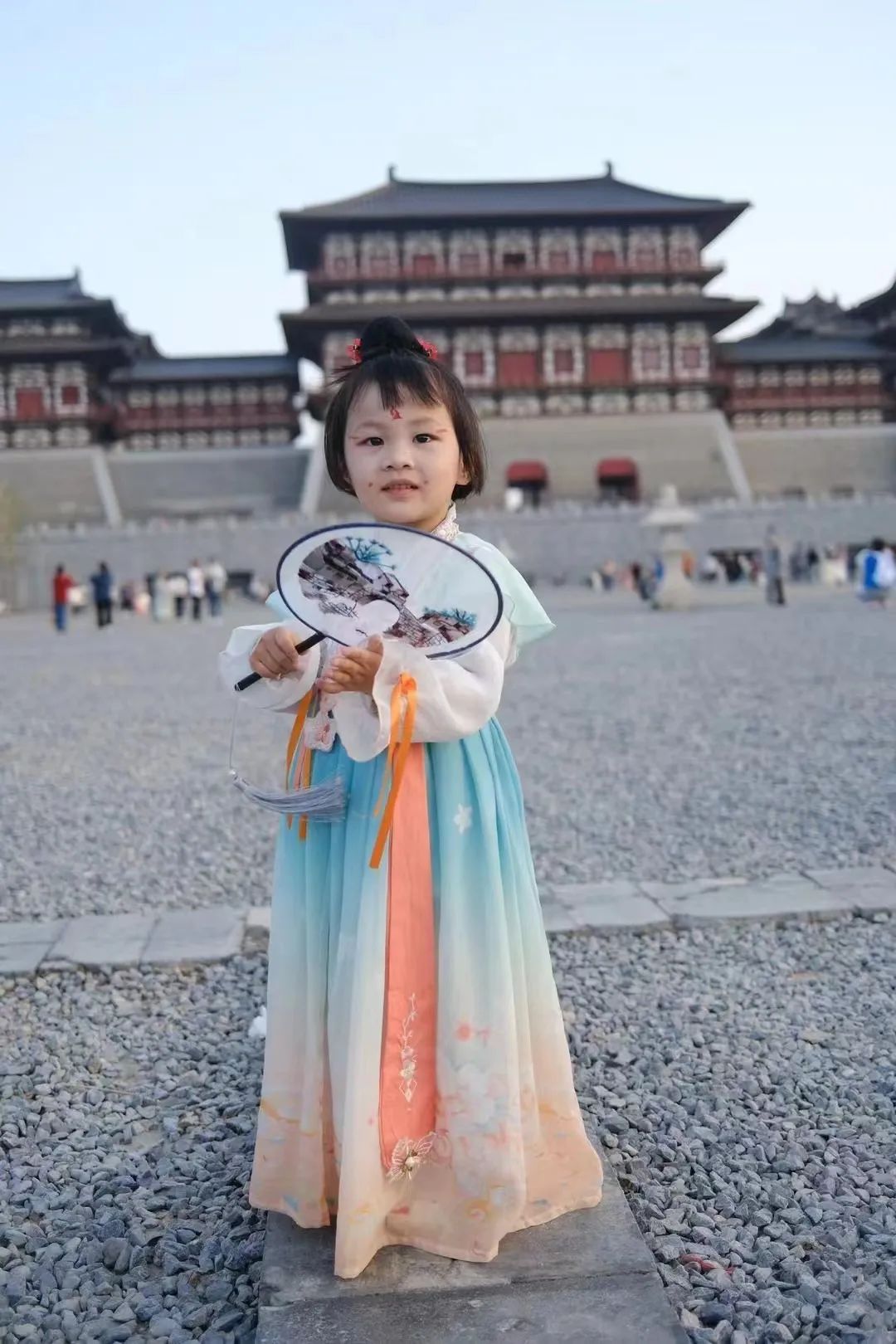 汉服受家长和孩子青睐。信息时报记者 黄骆 摄