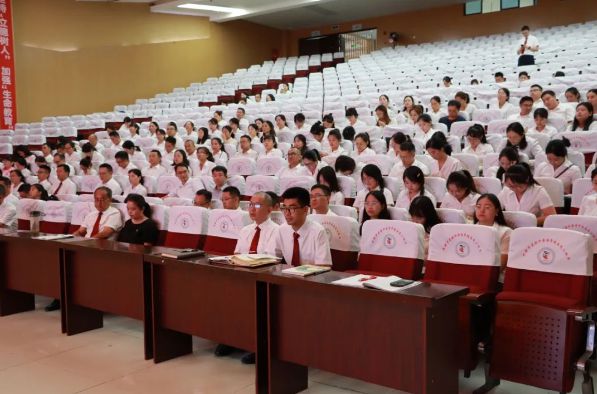 成实外教育集团有哪些学校_育外是什么学校_育英外国语实验学校