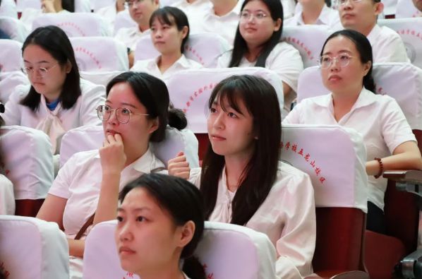 育英外国语实验学校_育外是什么学校_成实外教育集团有哪些学校